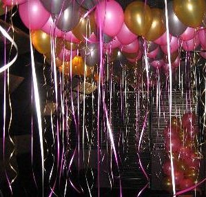 (image for) 100 x Ceiling Free Floating Balloons (Float Time 12 Hours) - Click Image to Close